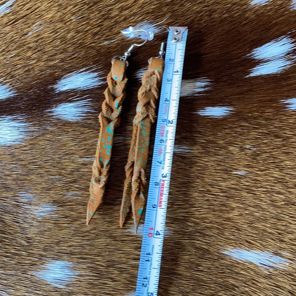 🛑SOLD🛑Leather & turquoise splatter earrings - Picture 2 of 2